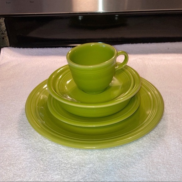 Fiesta Other - Fiesta 5-pc Dinnerware Set in green Lemongrass color
